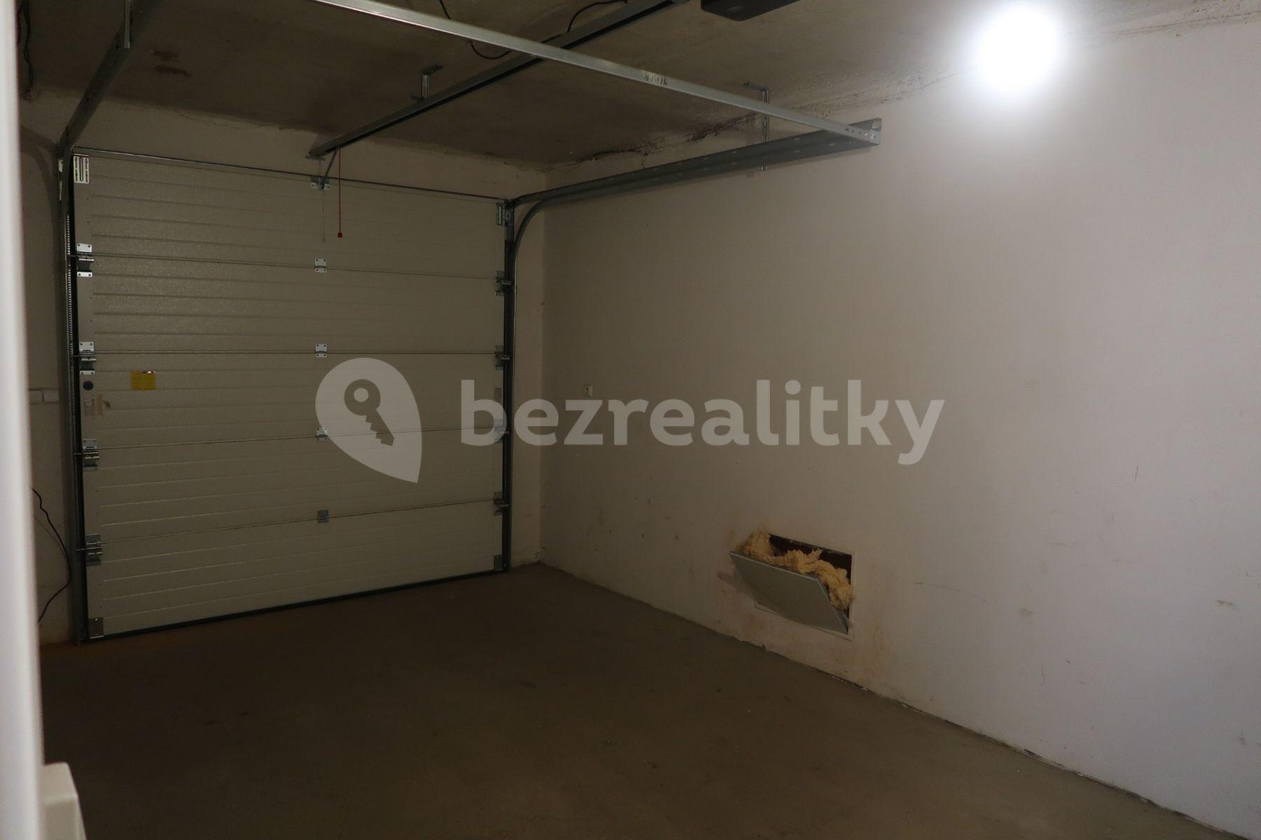 Pronájem domu 180 m², pozemek 480 m², Malá Hraštice, Středočeský kraj