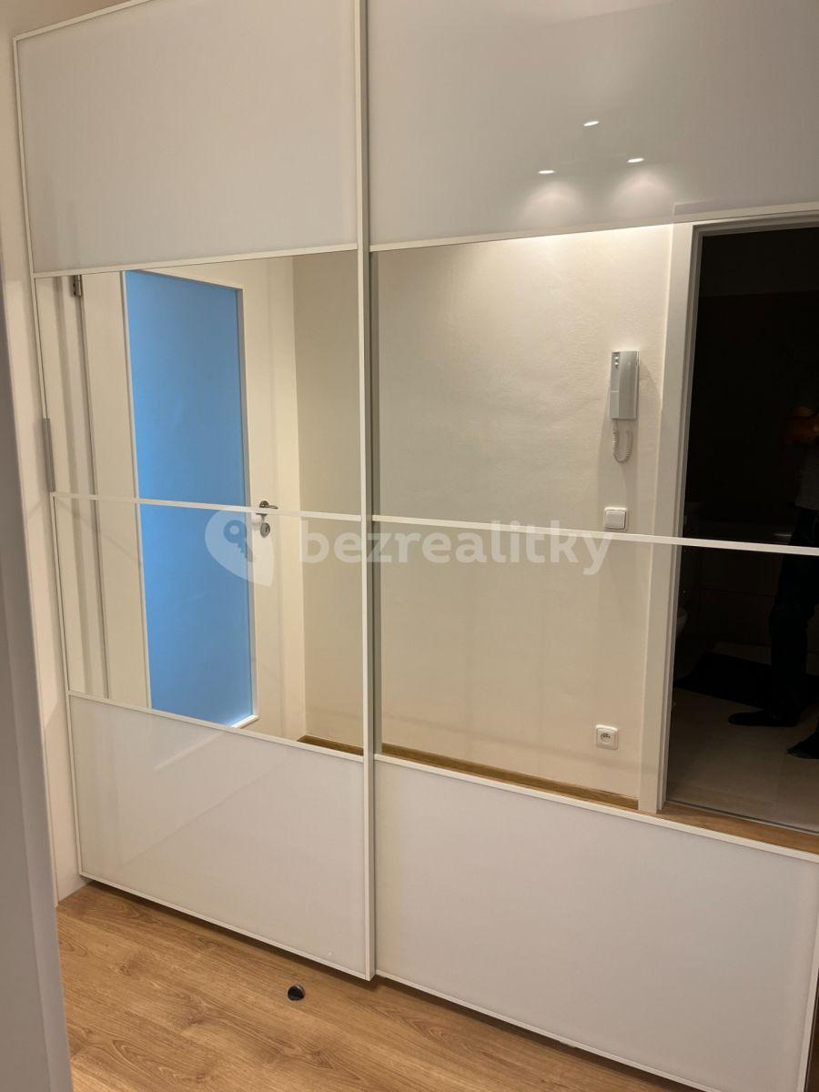 Pronájem bytu 1+kk 31 m², Heřmanická, Praha, Praha