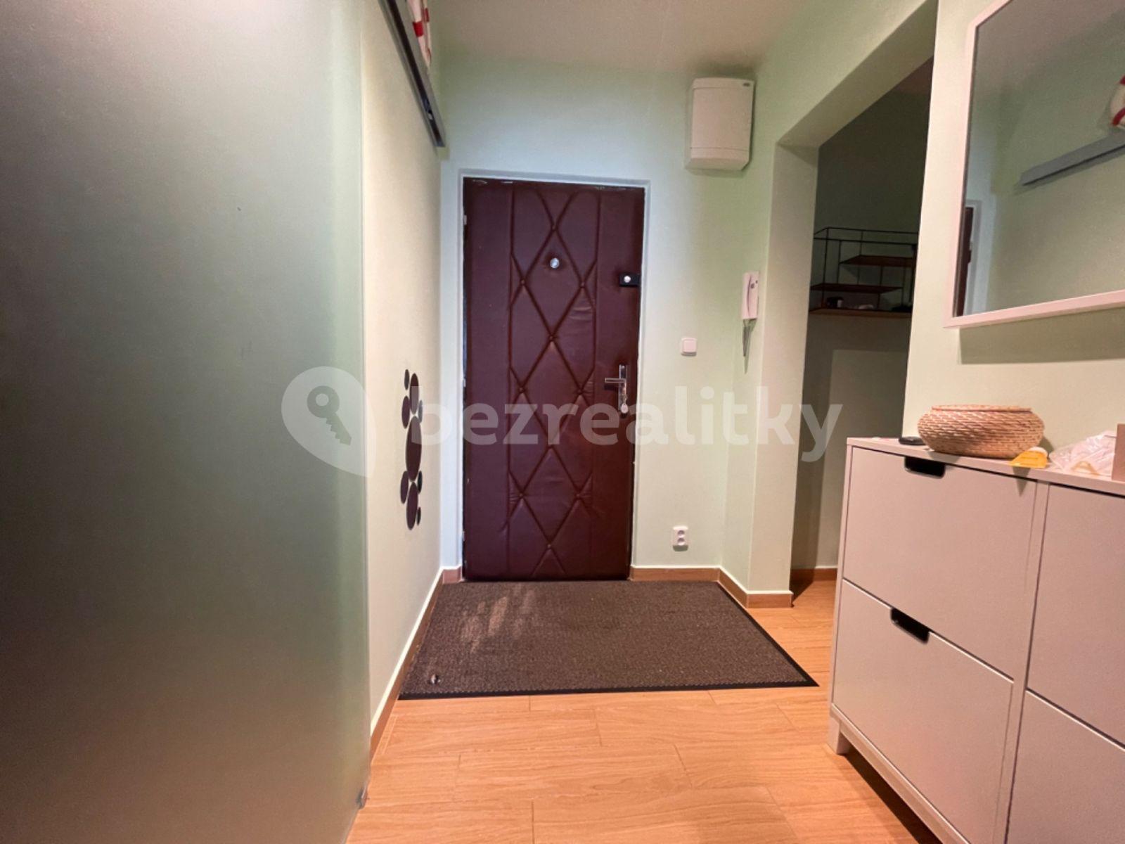 Pronájem bytu 2+1 60 m², Famfulíkova, Praha, Praha