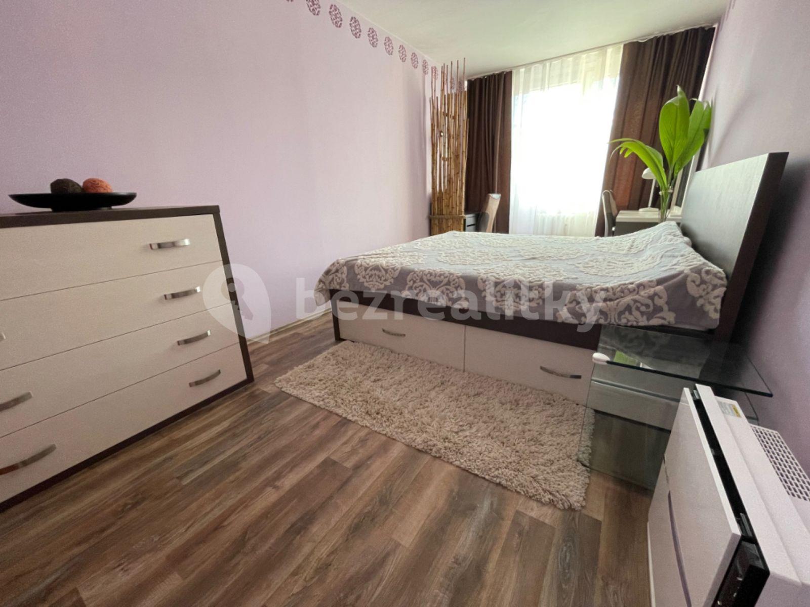 Pronájem bytu 2+1 60 m², Famfulíkova, Praha, Praha