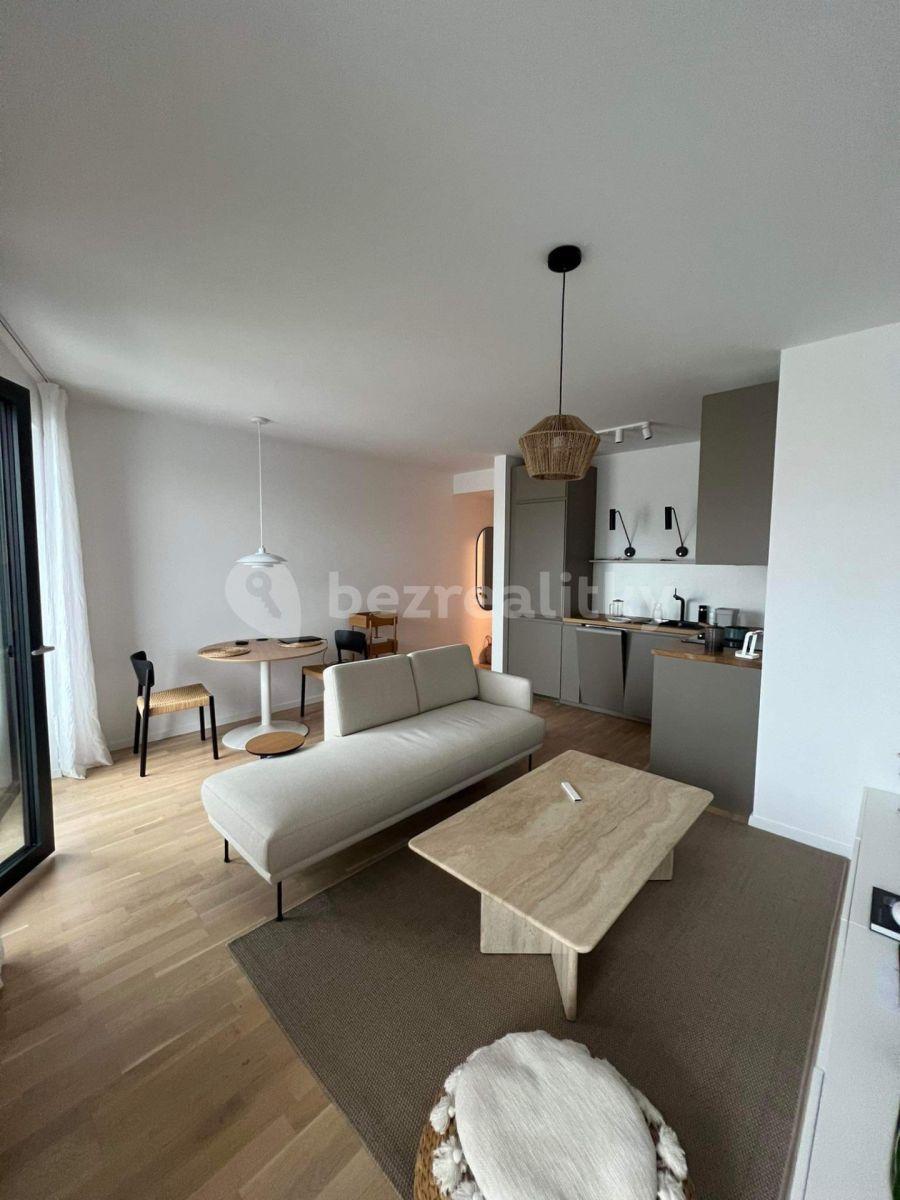 Pronájem bytu 2+1 45 m², Račianska, Nové Mesto, Bratislavský kraj