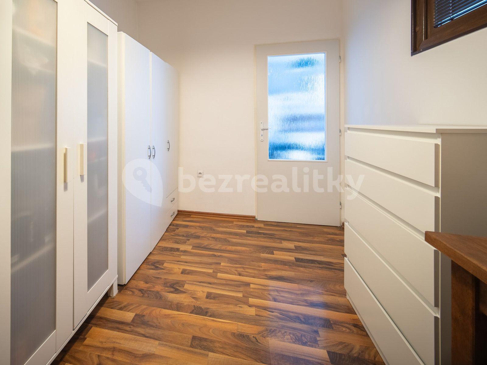 Prodej bytu 3+kk 41 m², Husova, Nymburk, Středočeský kraj