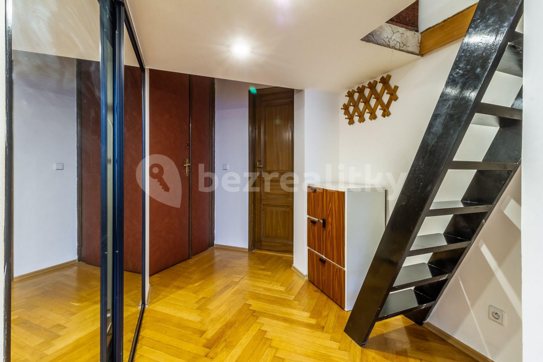 Pronájem bytu 2+kk 45 m², Za Poříčskou bránou, Praha, Praha