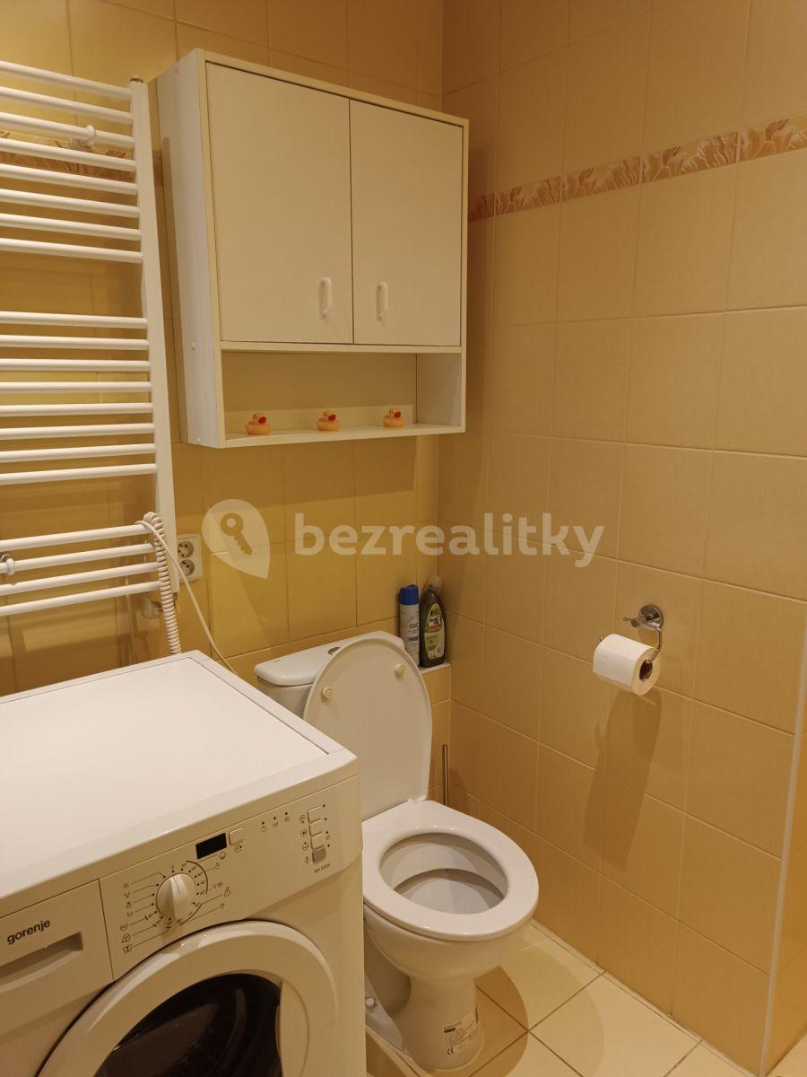 Pronájem bytu 1+kk 31 m², Madridská, Praha, Praha