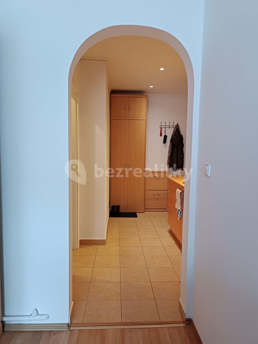 Pronájem bytu 1+kk 31 m², Madridská, Praha, Praha