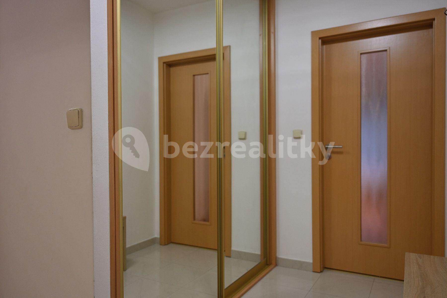 Pronájem bytu 3+1 68 m², Přímětická, Praha, Praha