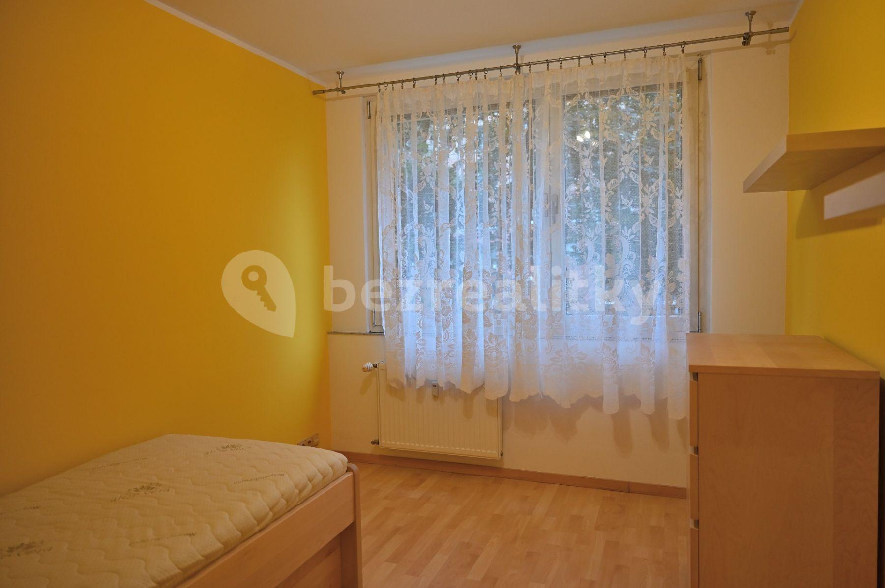 Pronájem bytu 3+1 68 m², Přímětická, Praha, Praha