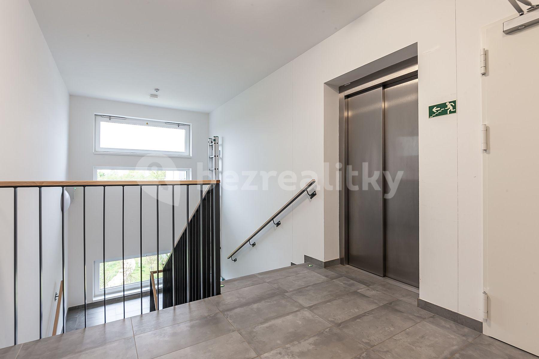 Prodej bytu 2+kk 49 m², Karla Guta, Praha, Praha