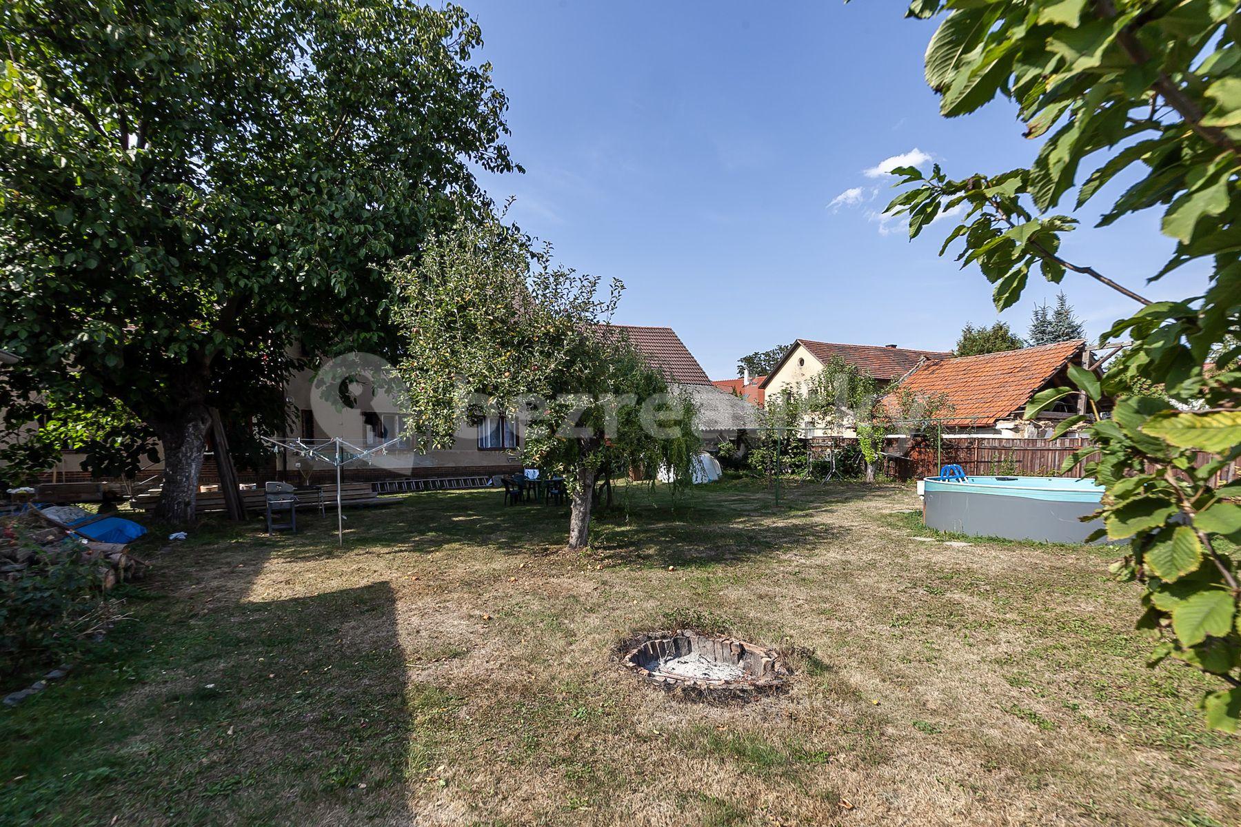 Prodej domu 227 m², pozemek 782 m², Husova, Uhlířské Janovice, Středočeský kraj