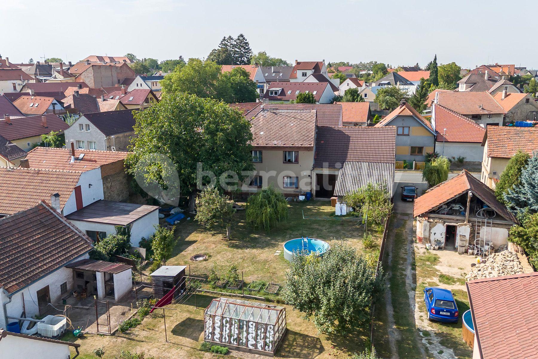 Prodej domu 227 m², pozemek 782 m², Husova, Uhlířské Janovice, Středočeský kraj