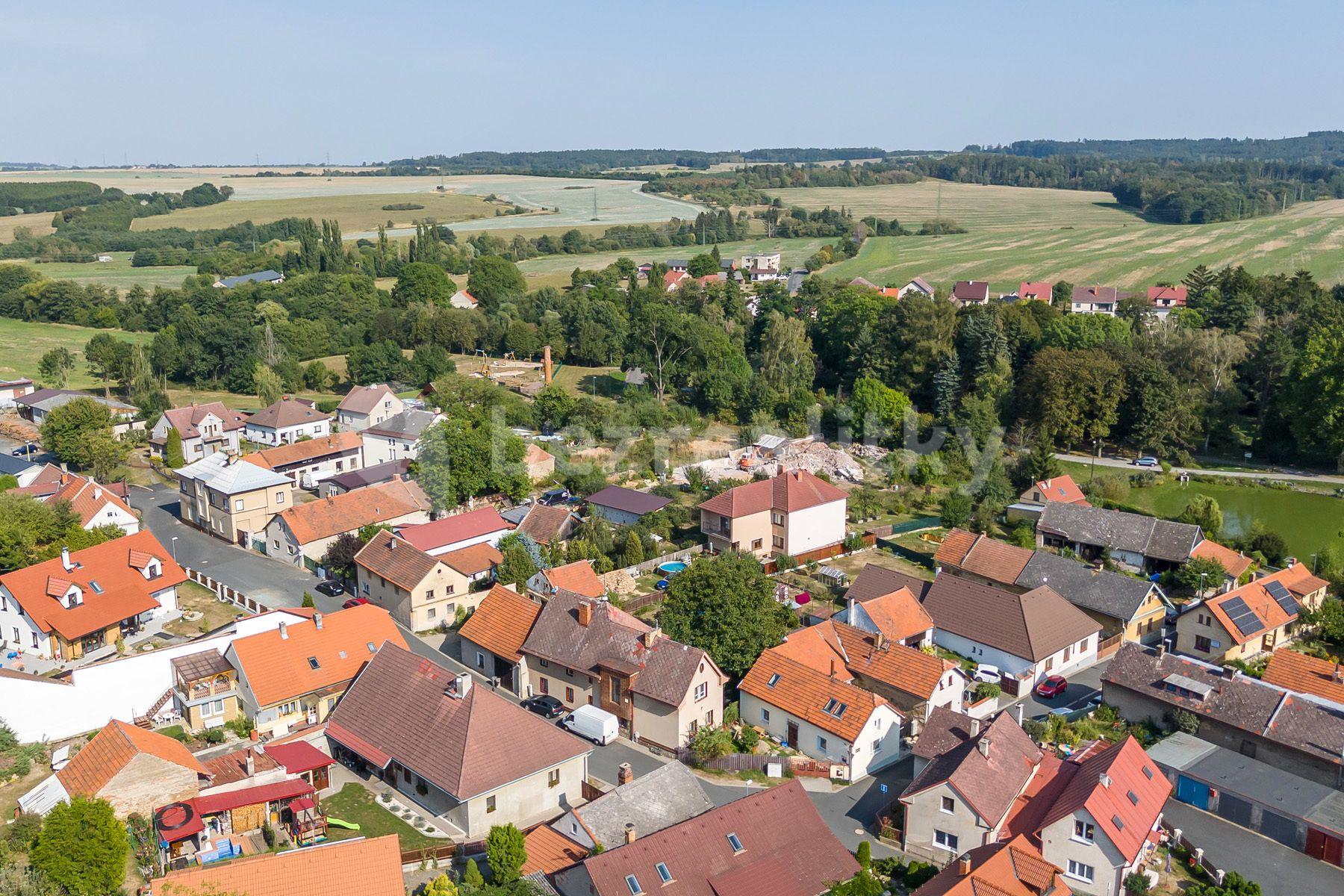 Prodej domu 227 m², pozemek 782 m², Husova, Uhlířské Janovice, Středočeský kraj