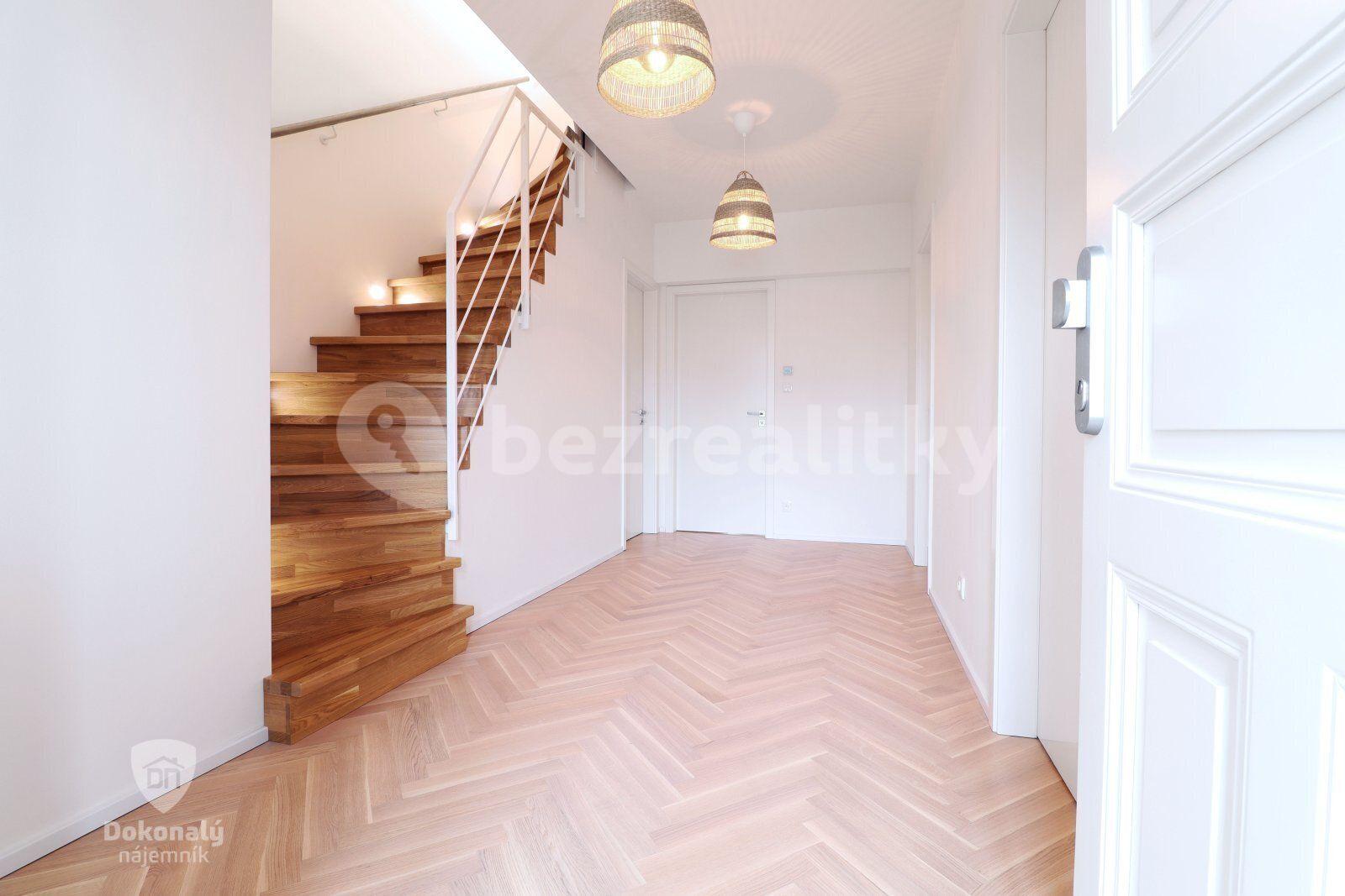 Pronájem bytu 2+kk 75 m², Křižíkova, Praha, Praha