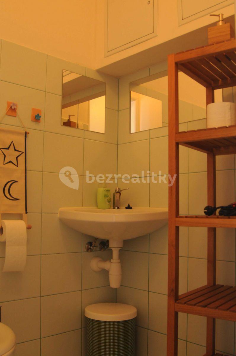 Pronájem bytu 1+kk 36 m², Banskobystrická, Praha, Praha