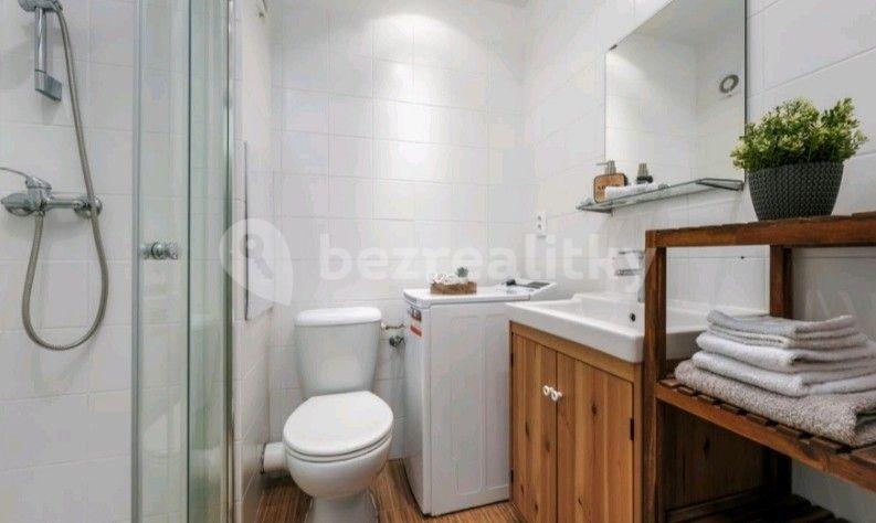 Pronájem bytu 1+kk 27 m², Hurbanova, Praha, Praha