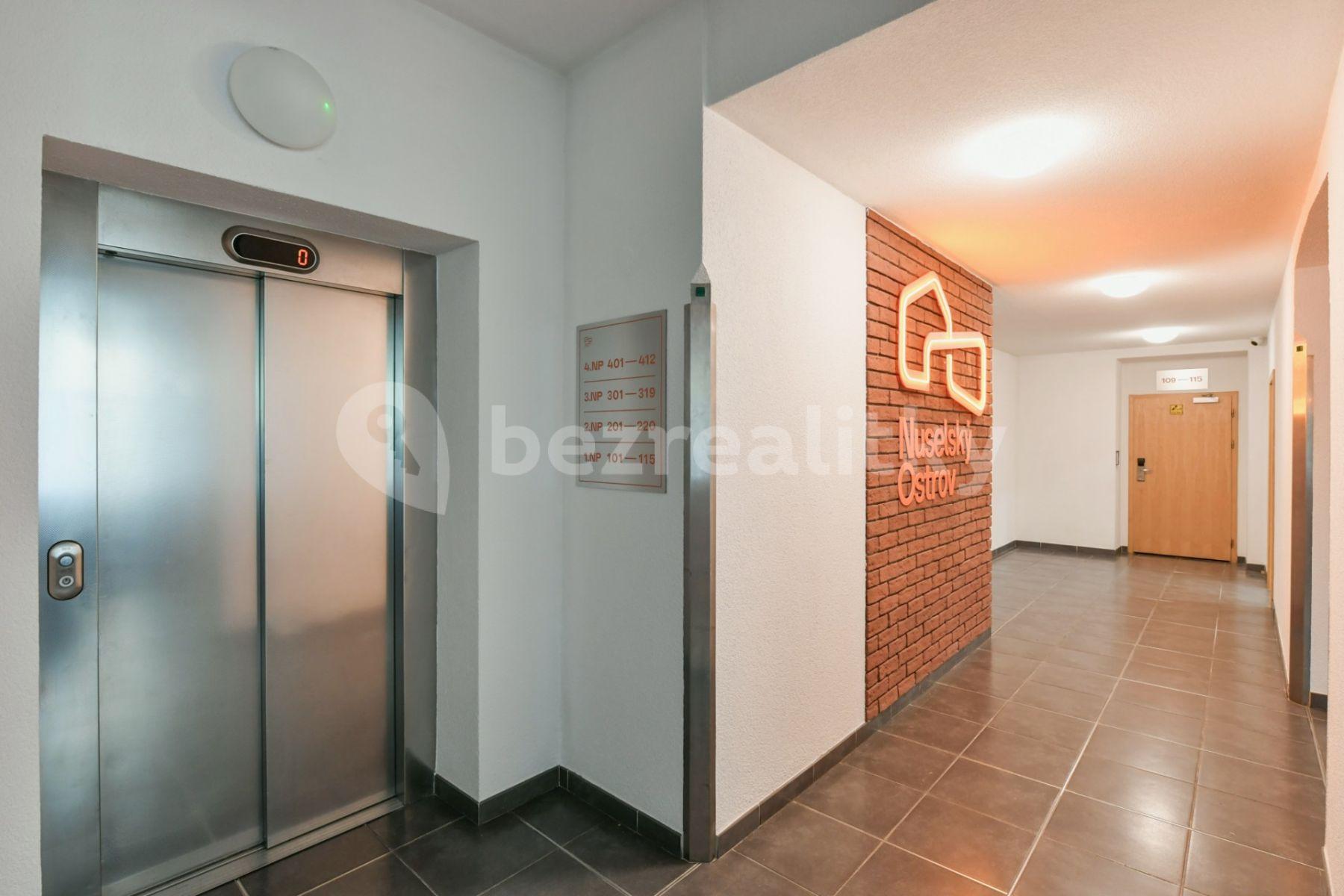 Pronájem bytu 1+kk 18 m², Na Ostrůvku, Praha, Praha