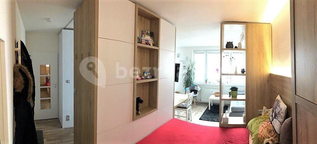 Pronájem bytu 1+kk 31 m², Topolová, Praha, Praha