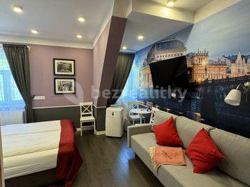 Pronájem bytu 1+kk 20 m², Nuselská, Praha, Praha