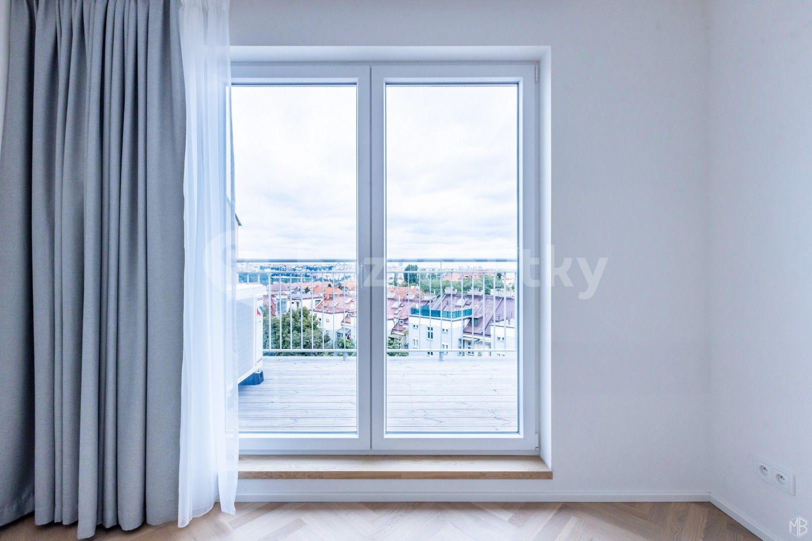 Pronájem bytu 2+kk 65 m², 5. května, Praha, Praha