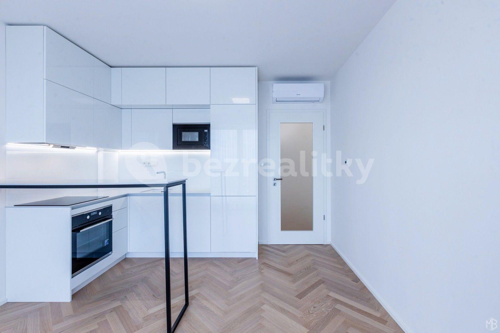 Pronájem bytu 2+kk 65 m², 5. května, Praha, Praha