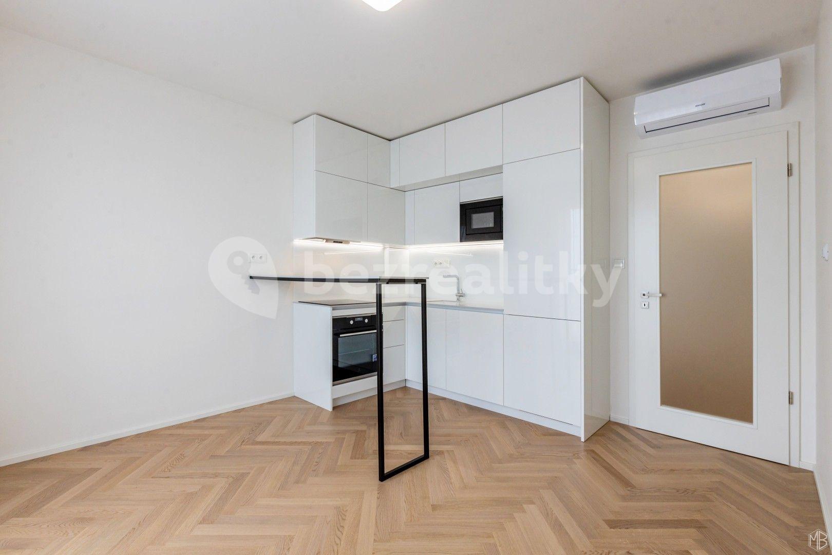 Pronájem bytu 2+kk 65 m², 5. května, Praha, Praha