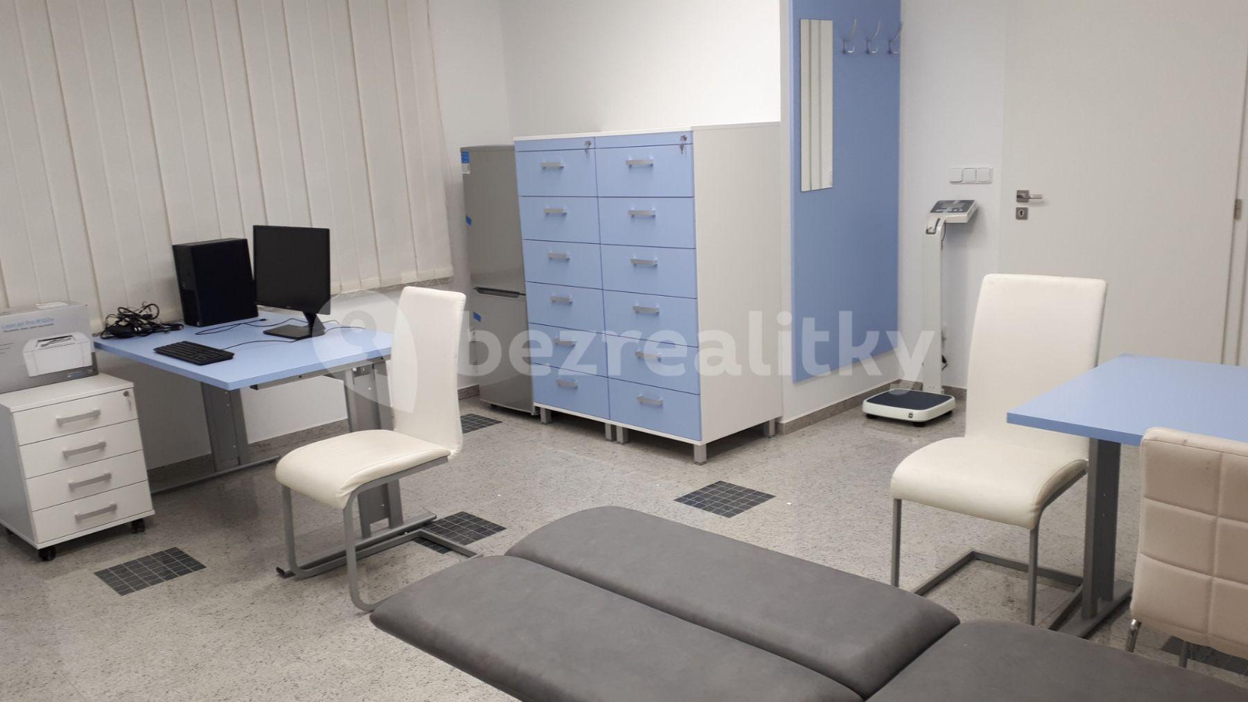 Pronájem nebytového prostoru 65 m², U Školky, Nupaky, Středočeský kraj