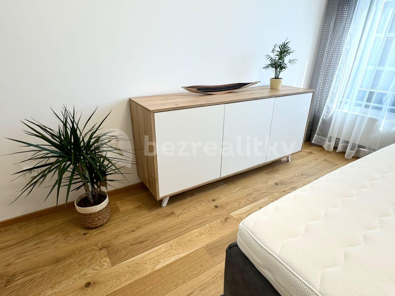 Pronájem bytu 2+kk 65 m², Sokolova, Praha, Praha