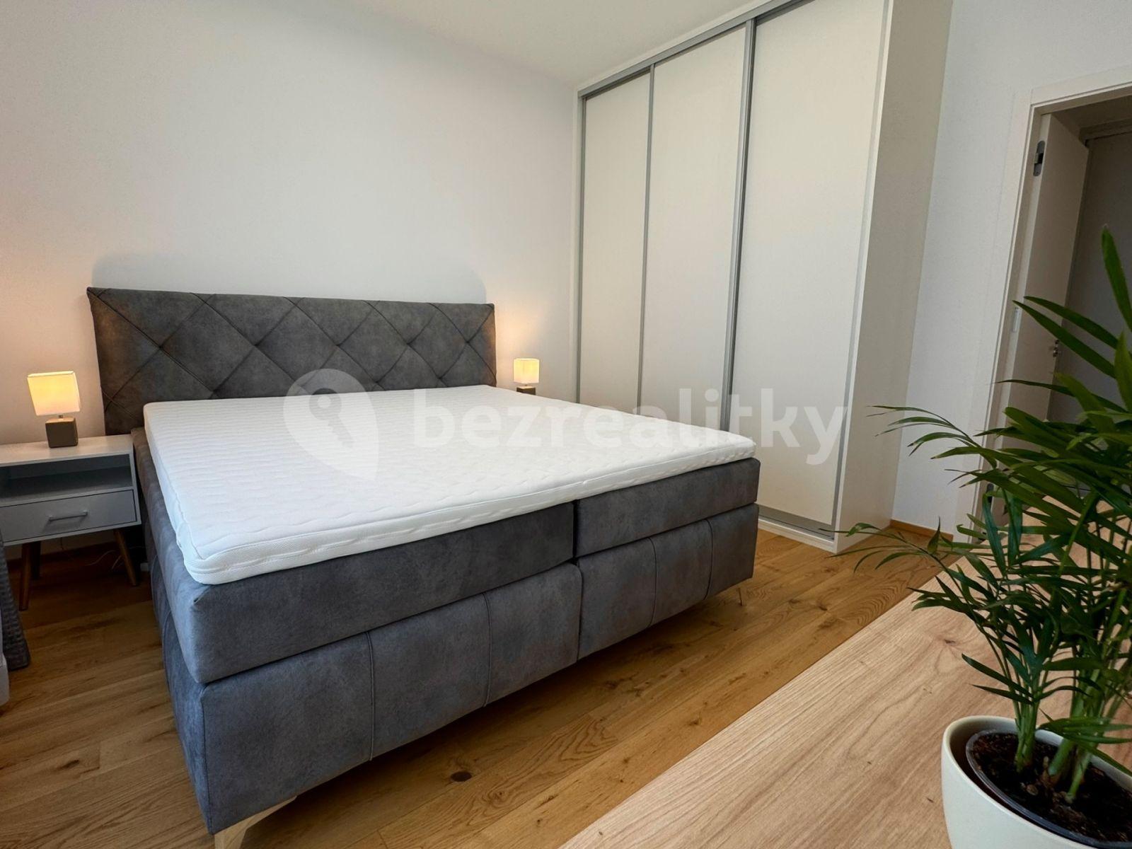 Pronájem bytu 2+kk 65 m², Sokolova, Praha, Praha