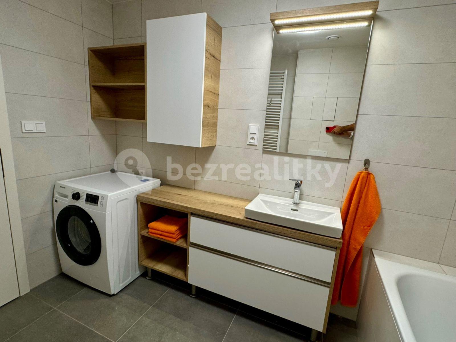 Pronájem bytu 2+kk 65 m², Sokolova, Praha, Praha