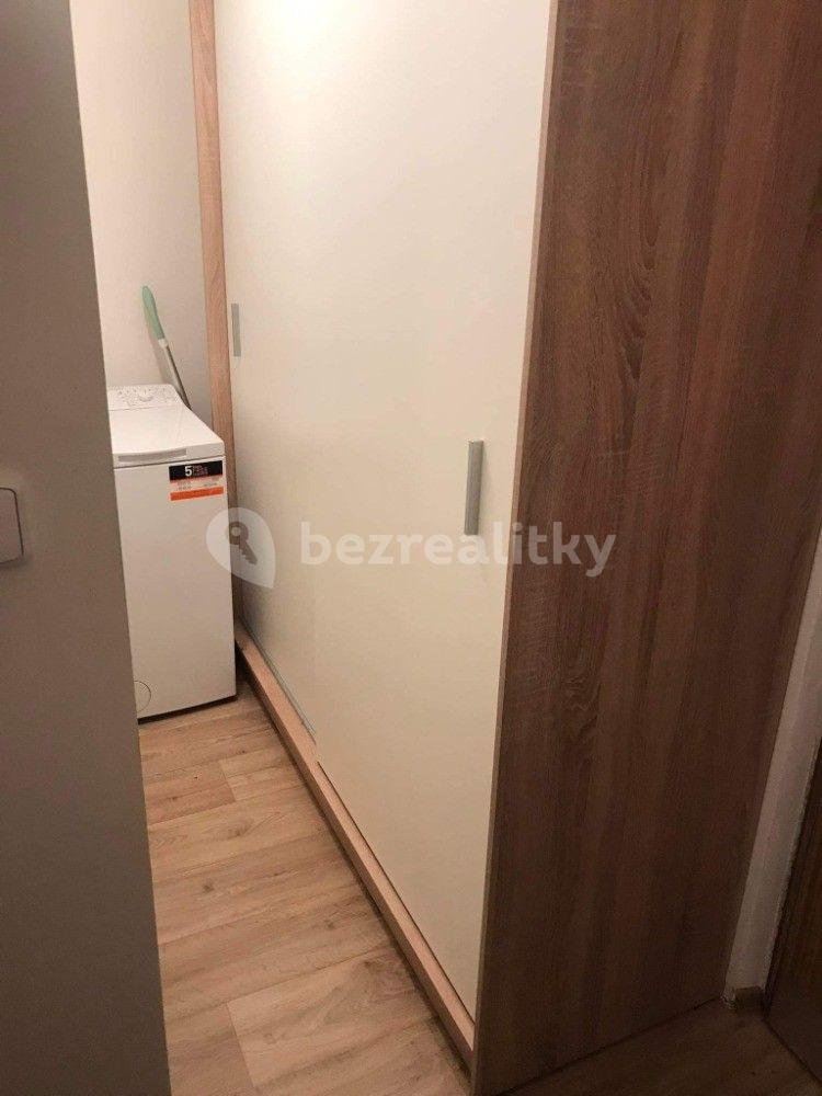 Pronájem bytu 1+1 37 m², Jana Zajíce, Pardubice, Pardubický kraj