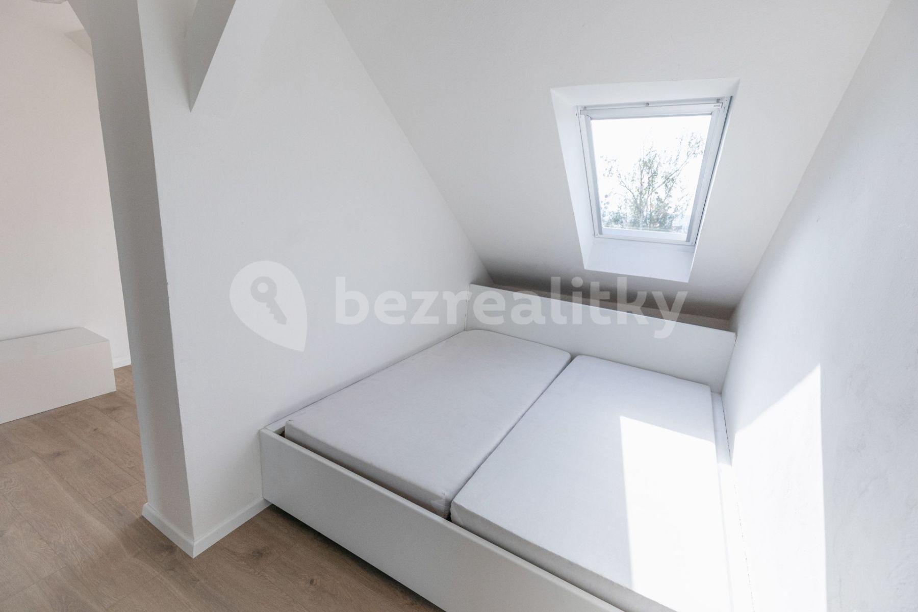 Pronájem bytu 3+1 130 m², Zenklova, Praha, Praha