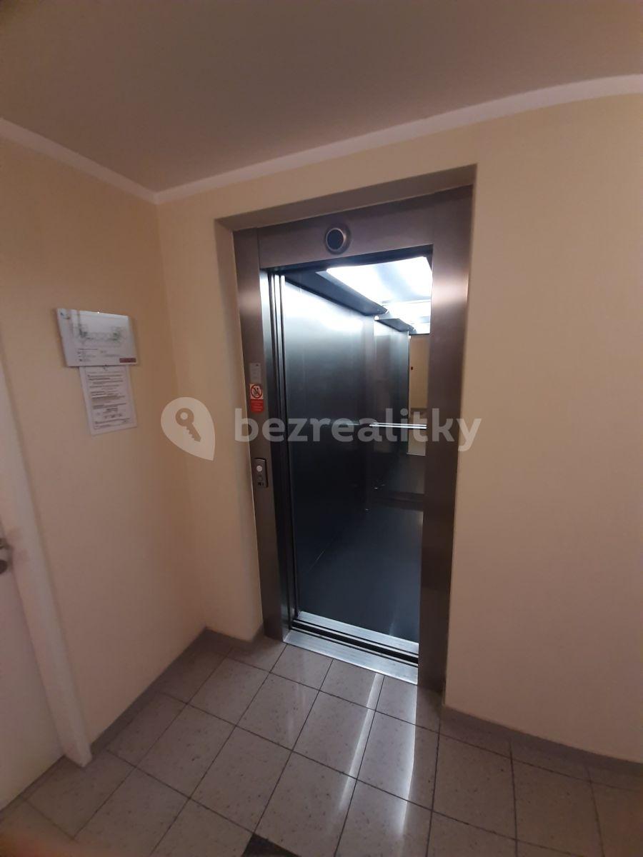 Pronájem bytu 1+kk 43 m², Pelušková, Praha, Praha