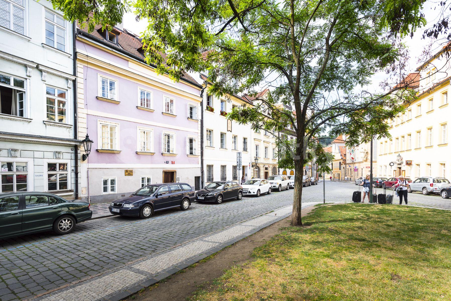 Pronájem bytu 2+1 56 m², U Lužického semináře, Praha, Praha