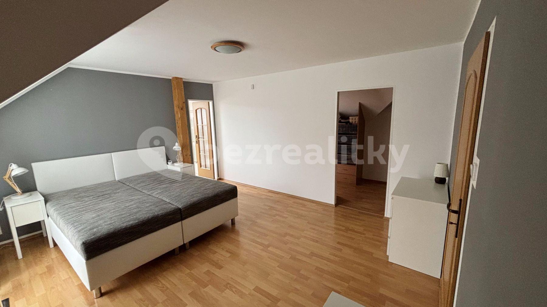 Pronájem domu 250 m², pozemek 989 m², Pod Lečí, Praha, Praha