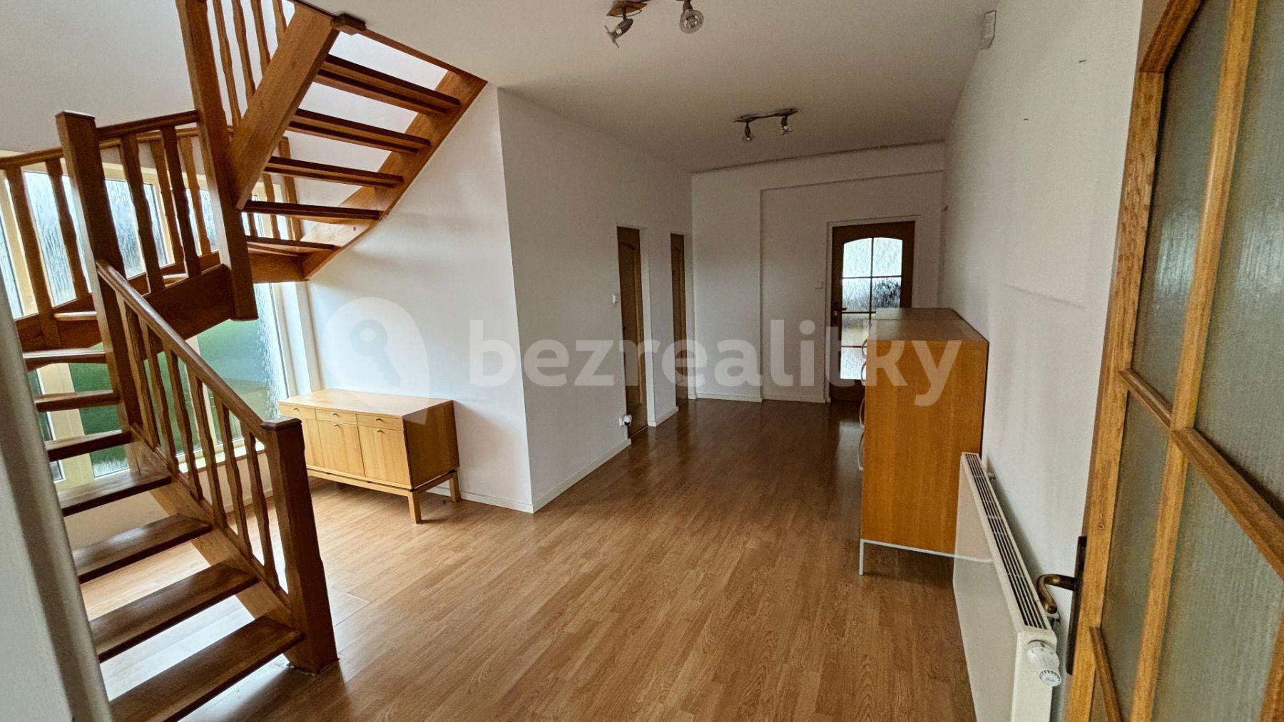 Pronájem domu 250 m², pozemek 989 m², Pod Lečí, Praha, Praha