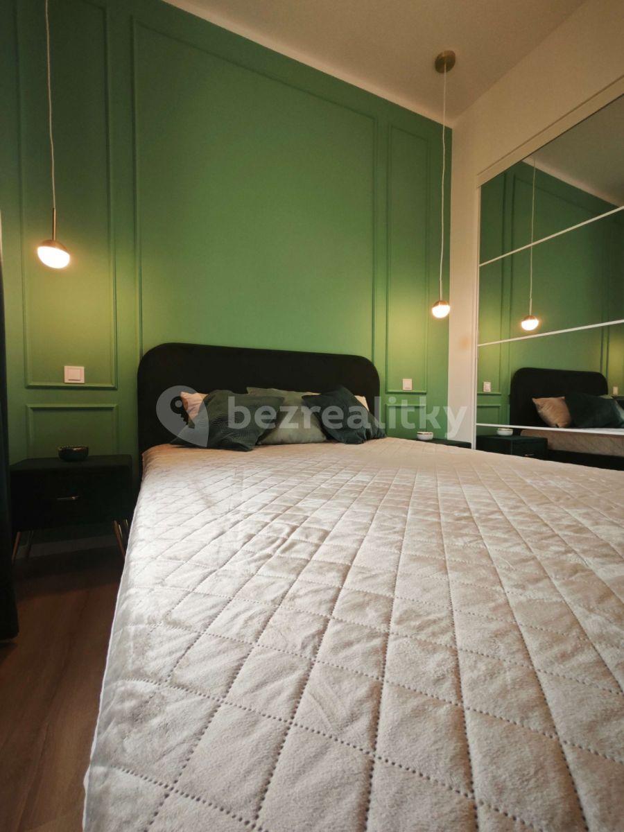 Pronájem bytu 2+kk 33 m², Turnovská, Praha, Praha