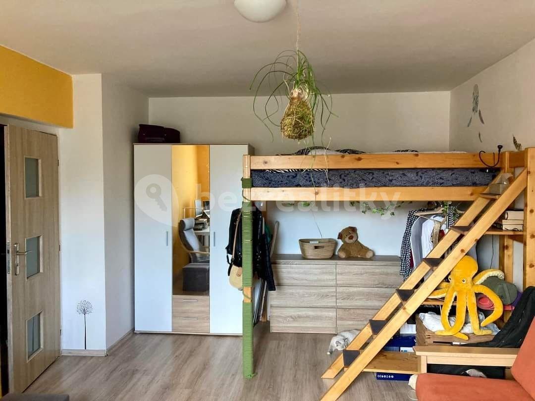 Pronájem bytu 1+1 37 m², Višňová, Praha, Praha