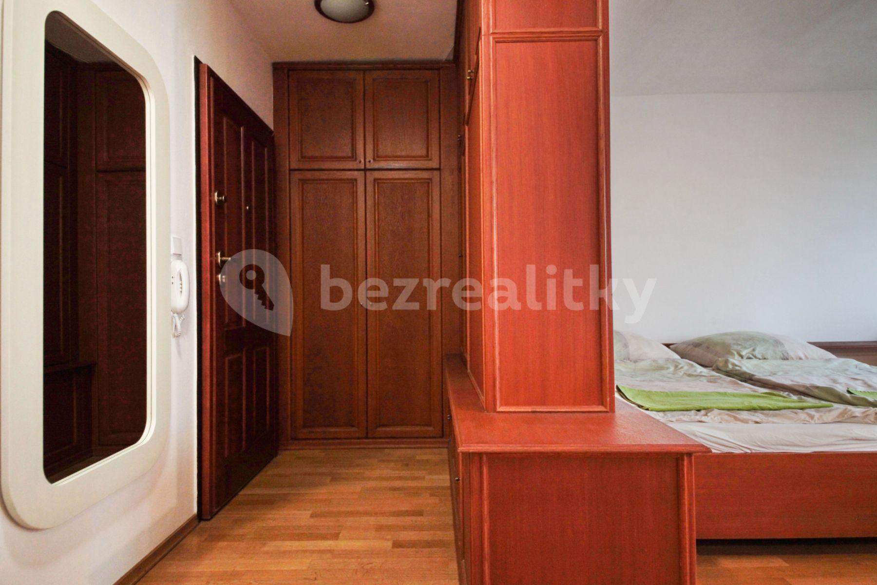 Pronájem bytu 1+1 30 m², Kotorská, Praha, Praha