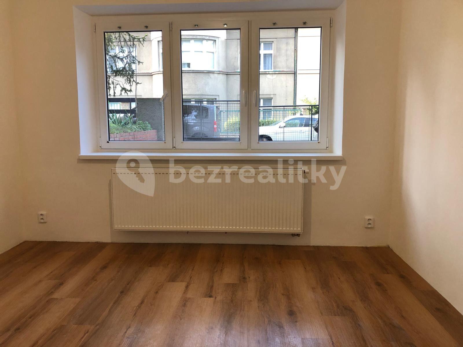 Pronájem bytu 2+kk 40 m², České družiny, Praha, Praha