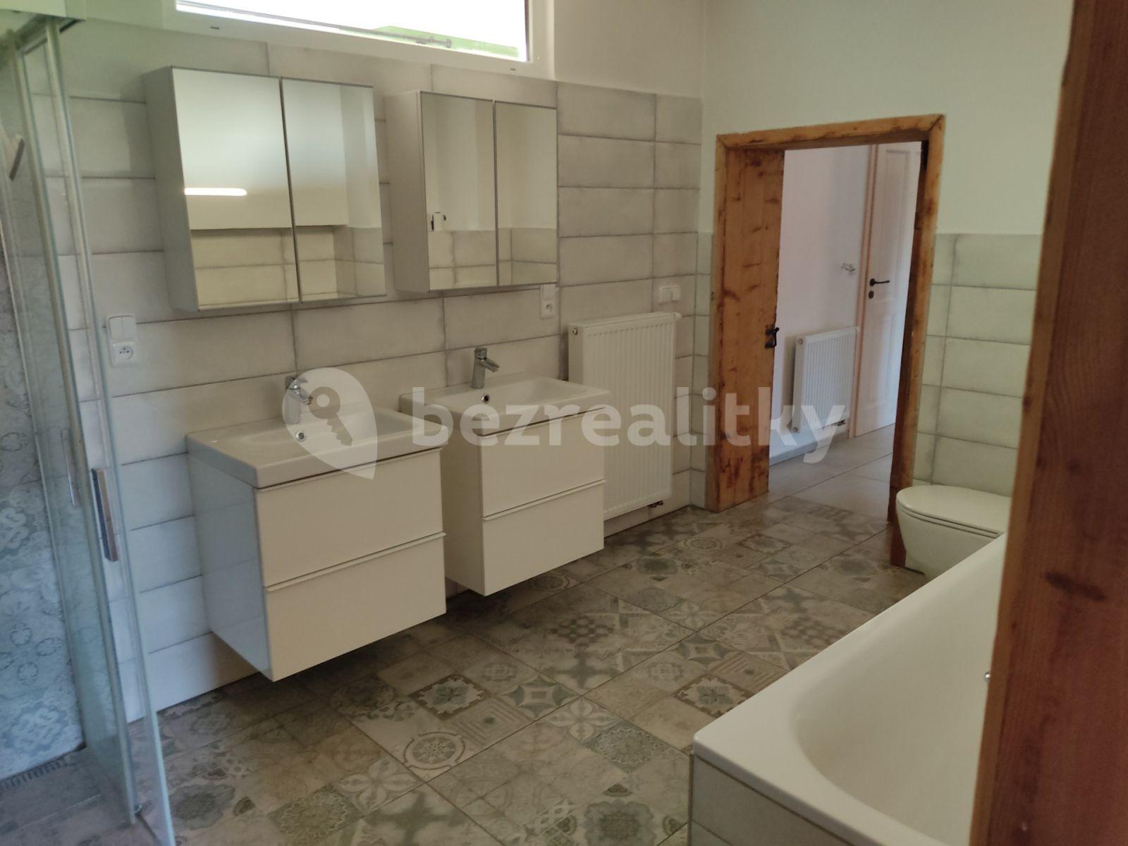 Pronájem bytu 2+kk 80 m², Komenského, Častolovice, Královéhradecký kraj