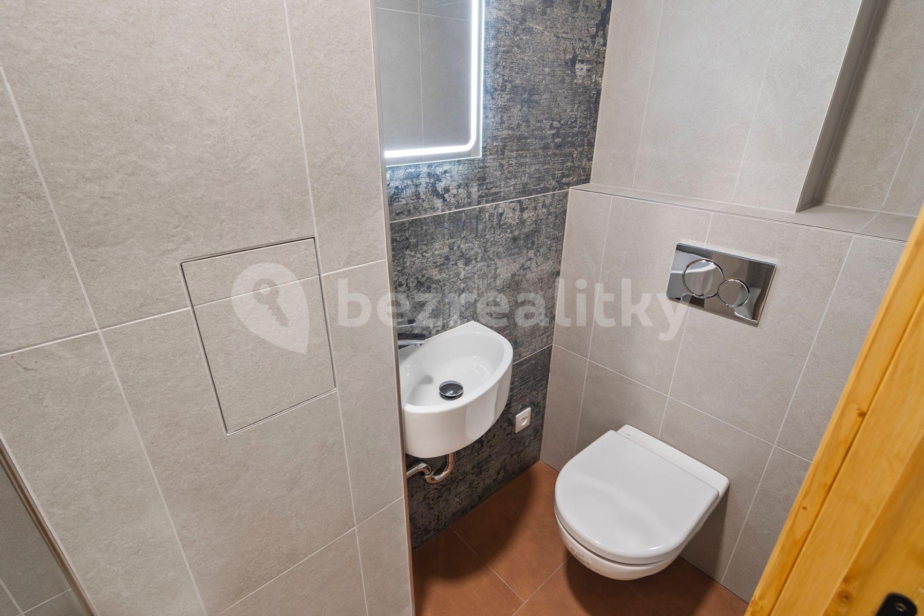 Pronájem bytu 3+kk 66 m², Na Zámecké, Praha, Praha