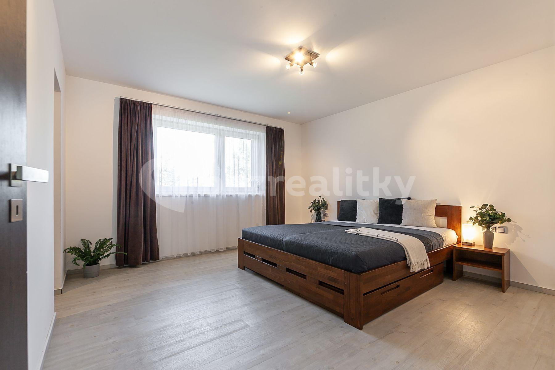 Prodej domu 230 m², pozemek 1.410 m², Diamantová, Horoušany, Středočeský kraj