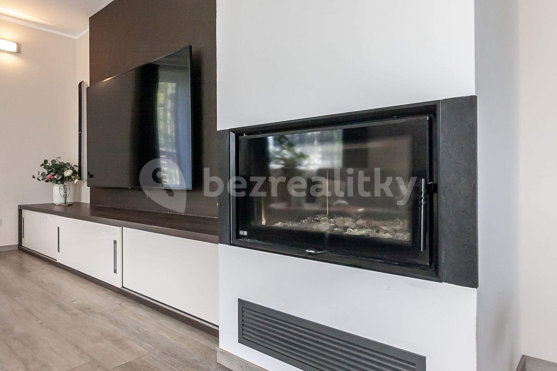 Prodej domu 230 m², pozemek 1.410 m², Diamantová, Horoušany, Středočeský kraj