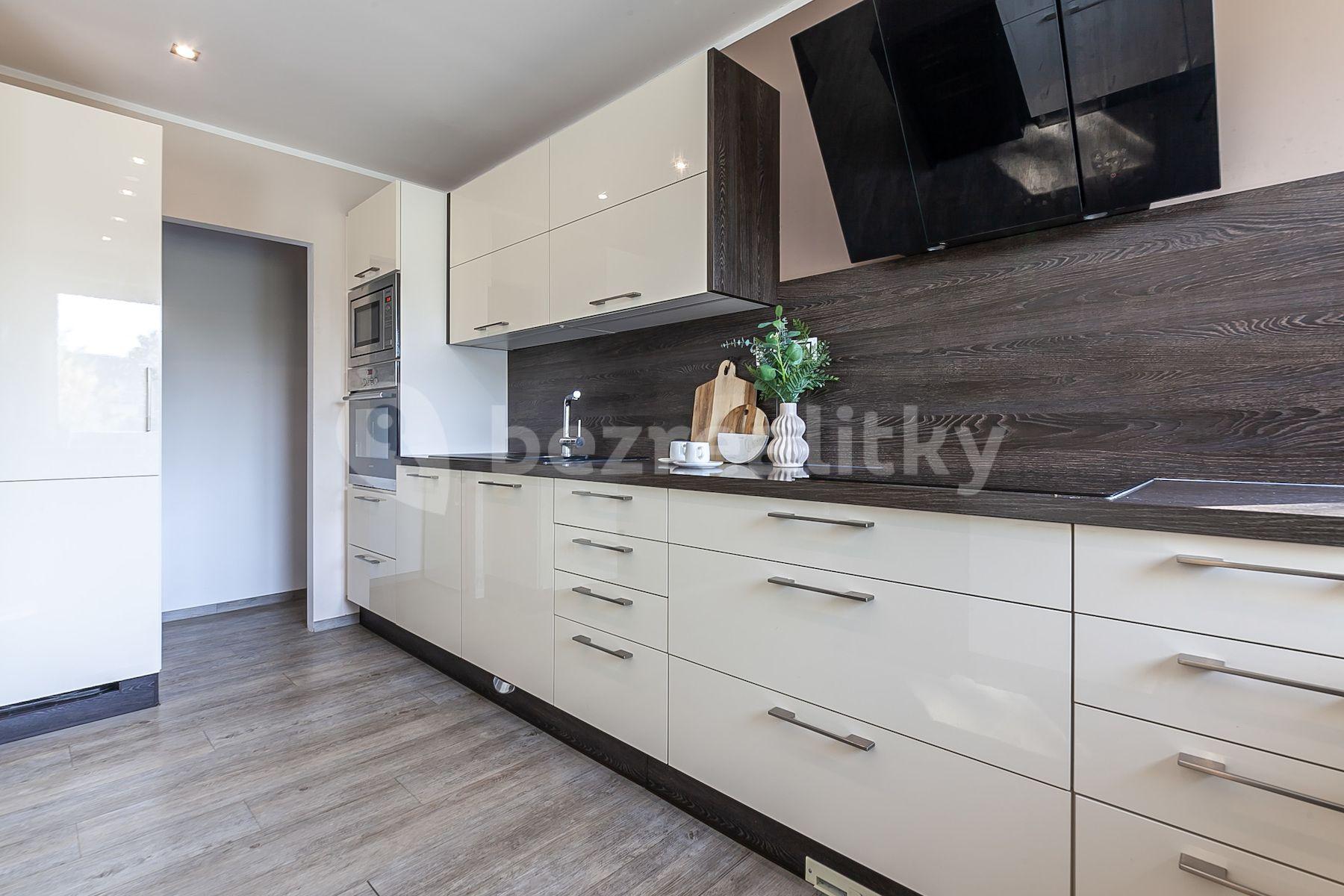 Prodej domu 230 m², pozemek 1.410 m², Diamantová, Horoušany, Středočeský kraj