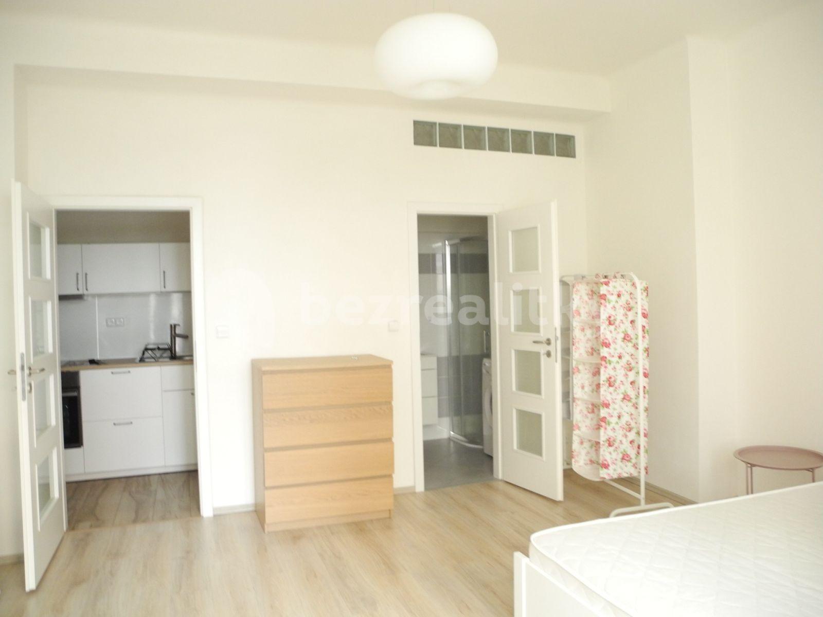 Pronájem bytu 1+kk 32 m², Pod Radnicí, Praha, Praha