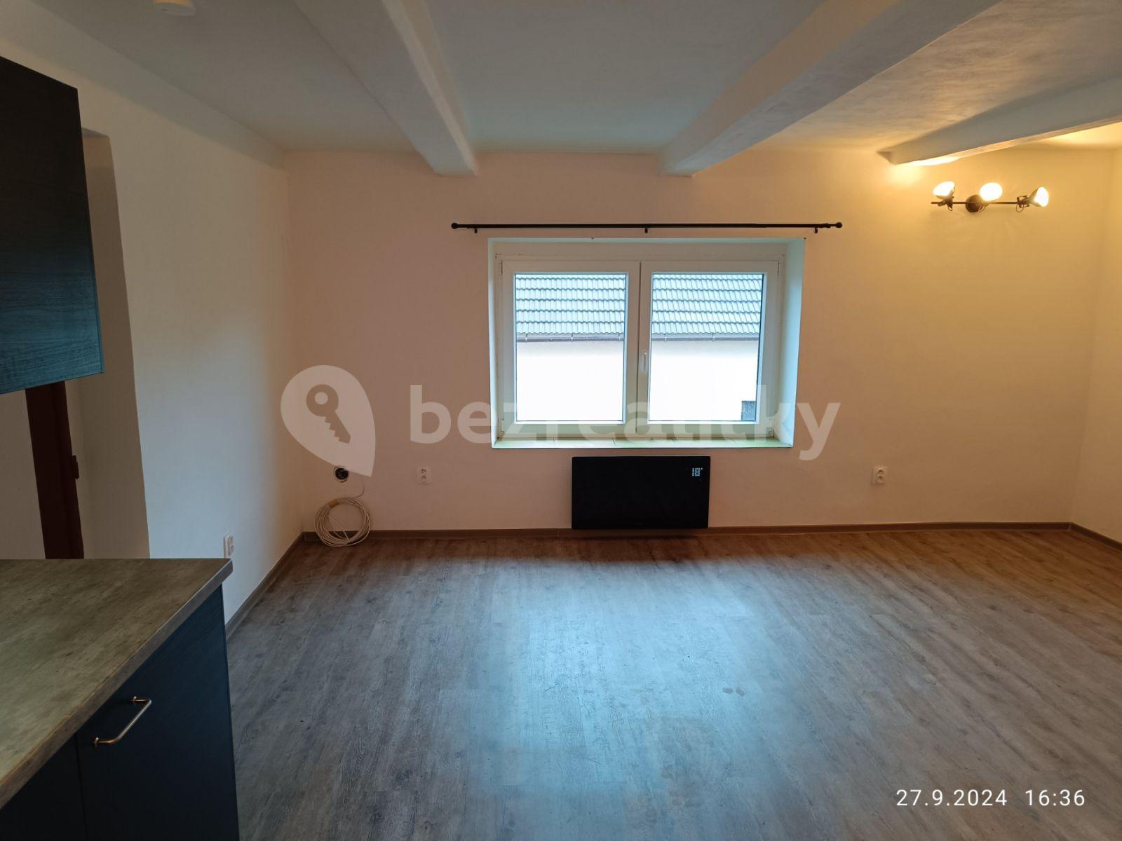 Pronájem bytu 1+kk 35 m², Nebužely, Středočeský kraj