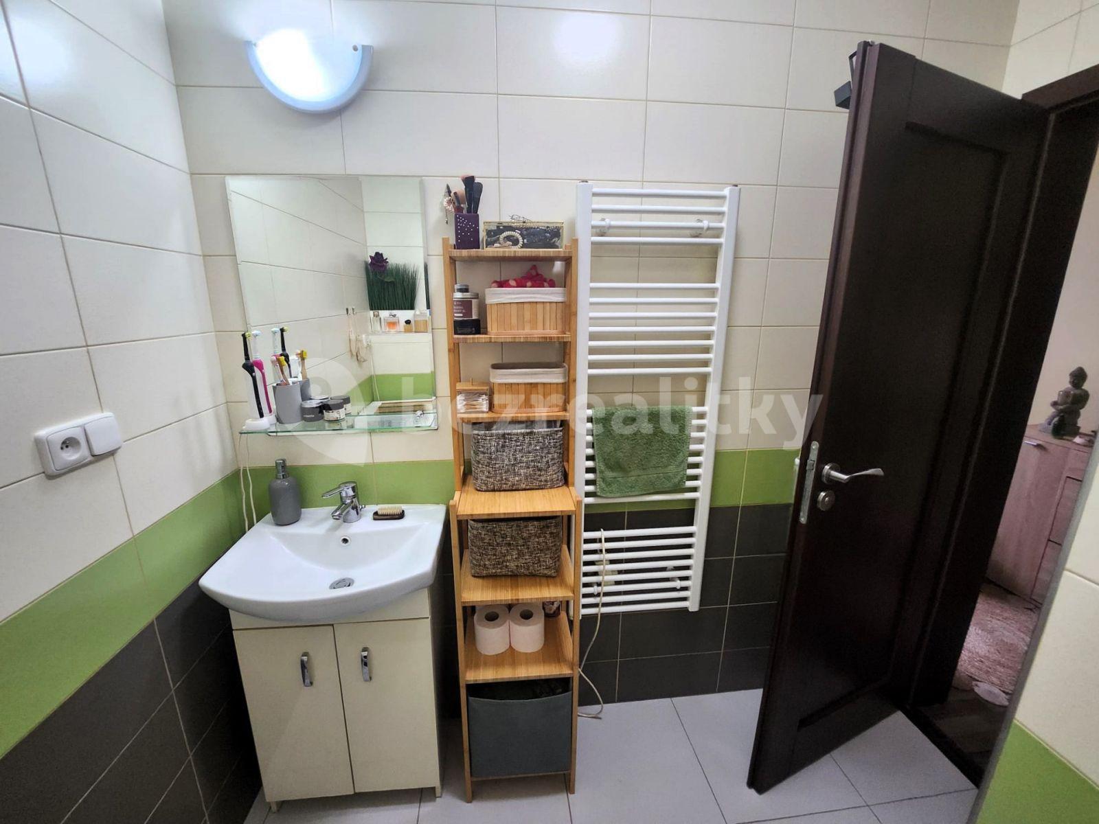 Pronájem bytu 2+kk 37 m², Kamenická, Praha, Praha