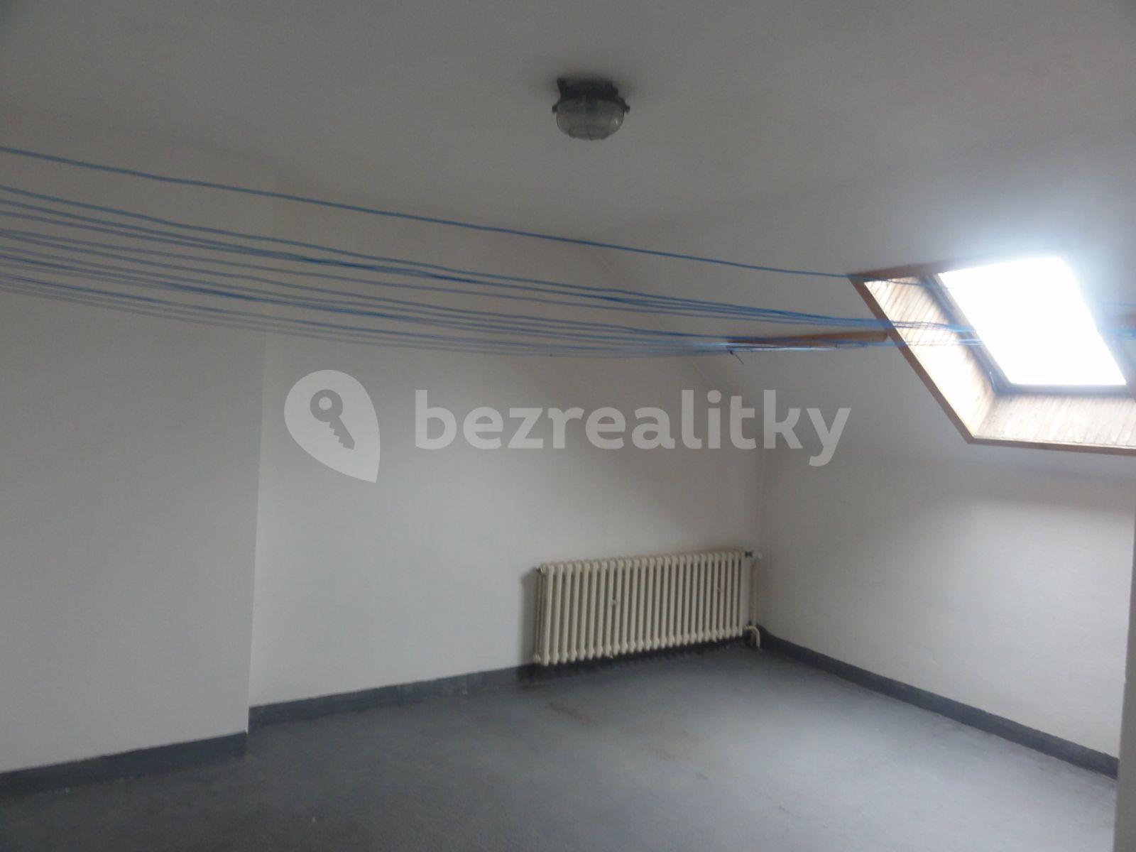 Pronájem bytu 3+1 82 m², Družstevní, Stará Huť, Středočeský kraj