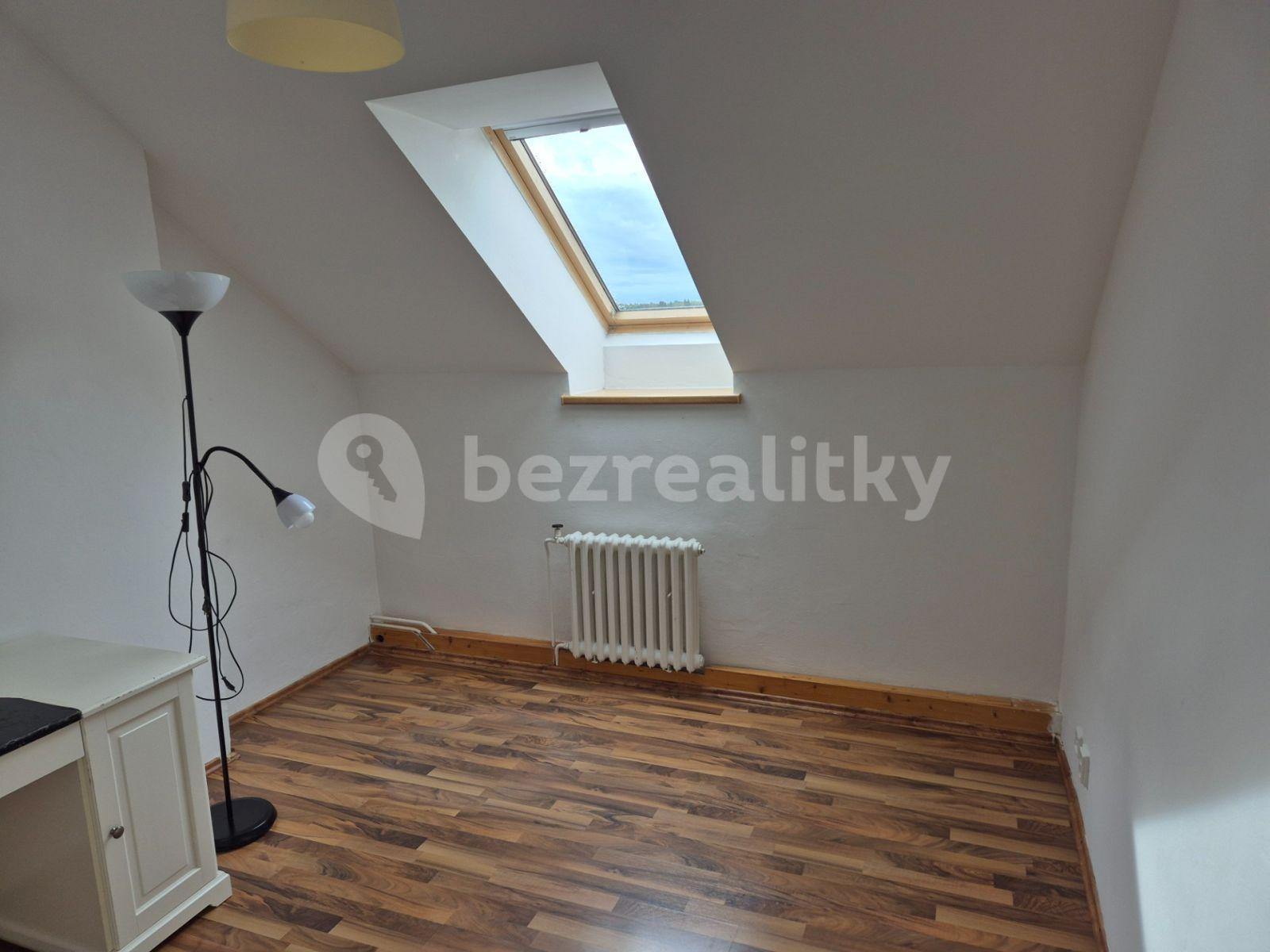 Pronájem bytu 3+1 82 m², Družstevní, Stará Huť, Středočeský kraj