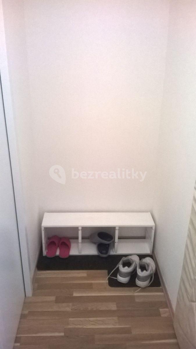 Pronájem bytu 1+kk 45 m², Uzbecká, Praha, Praha