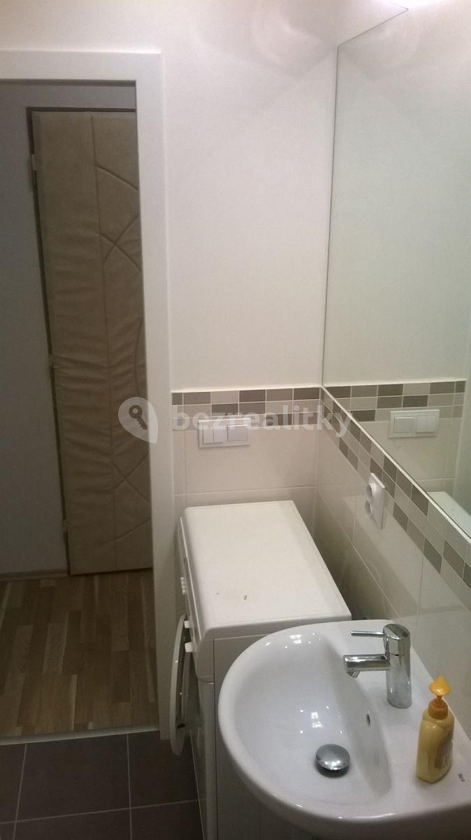 Pronájem bytu 1+kk 45 m², Uzbecká, Praha, Praha